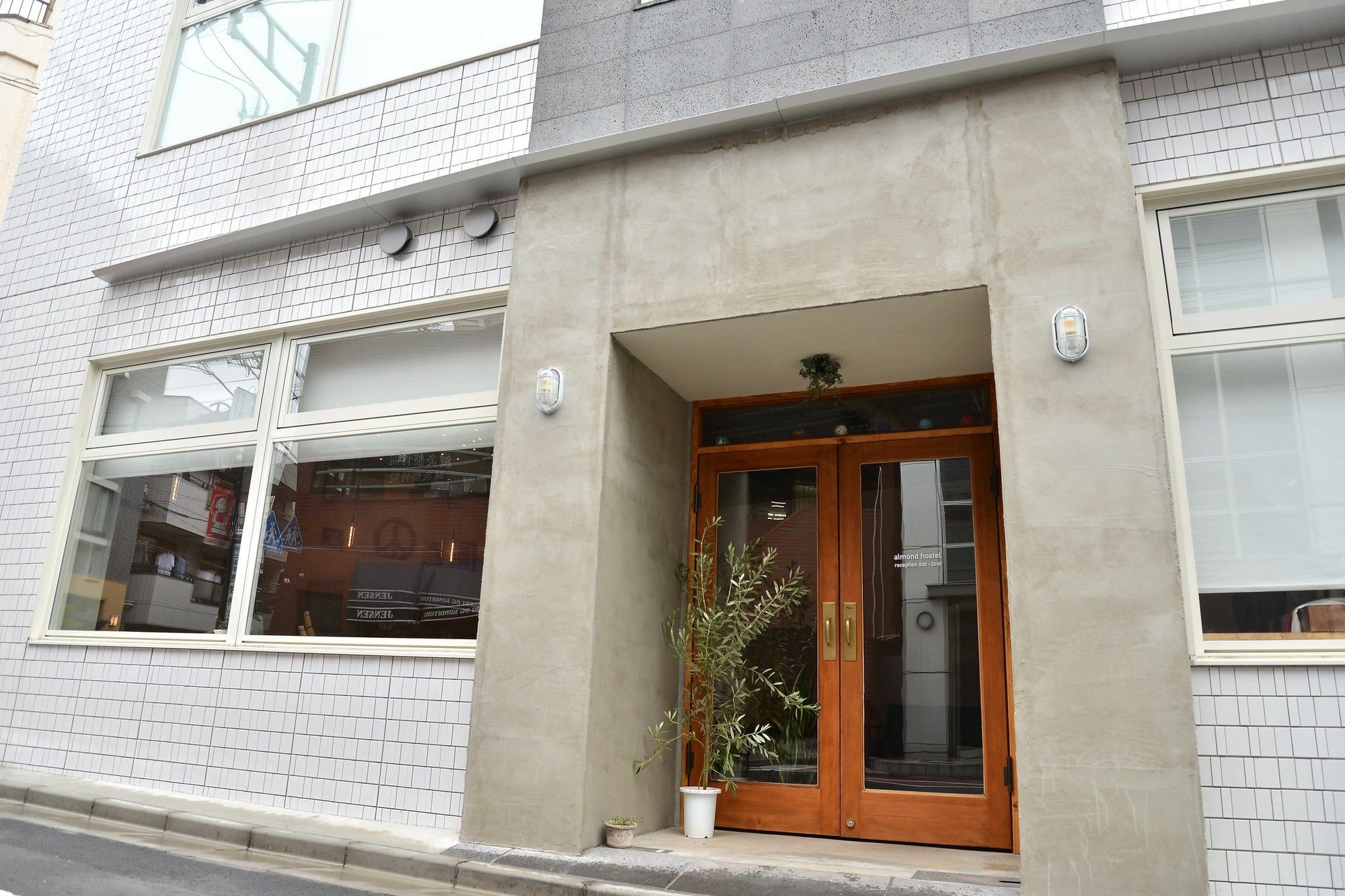 Almond Hostel & Cafe Shibuya Tokio Exterior foto
